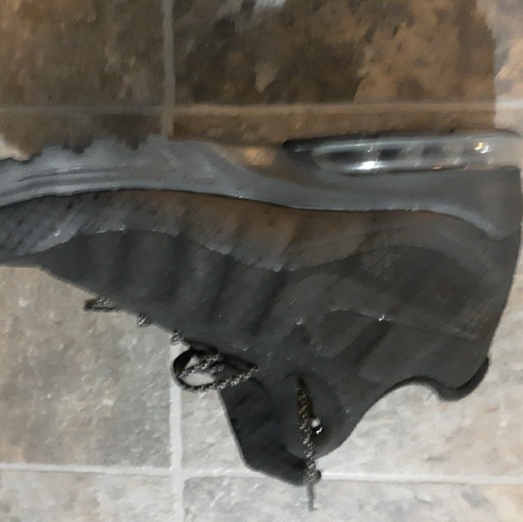 nike airmax invigor white